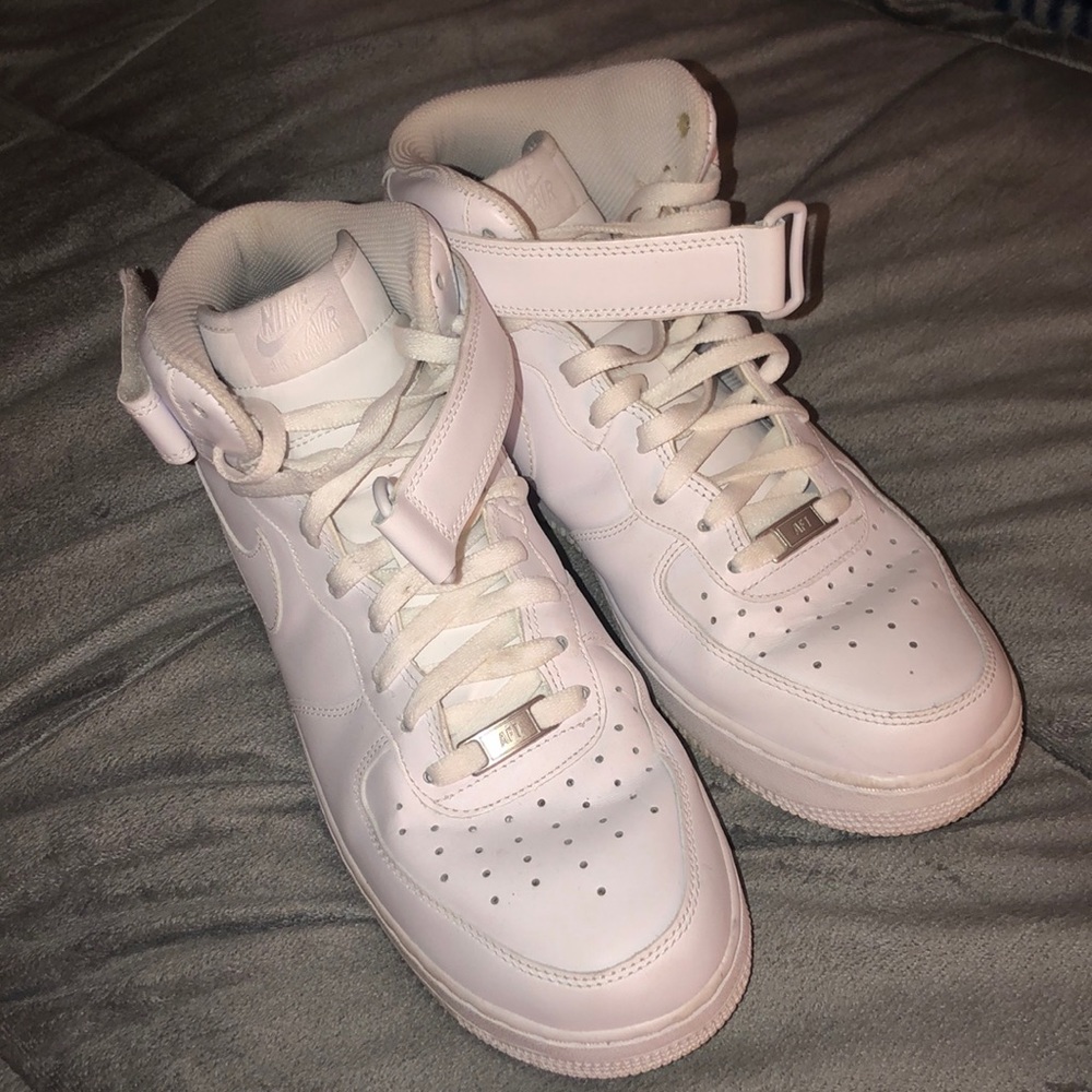 Mid-rise Nike Air Force 1